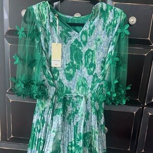 the clothing company Green Floral Pleated Dress with Lace Sleeve Flowers